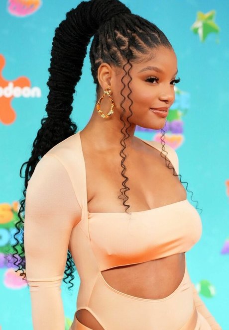 Halle Bailey HDポルノスター 画像