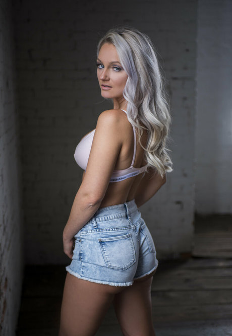 tifnelynn xxxポルノスター 画像