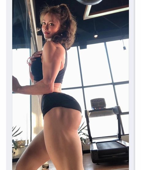 アジアンタトゥー OnlyFans セクシーヌード 画像