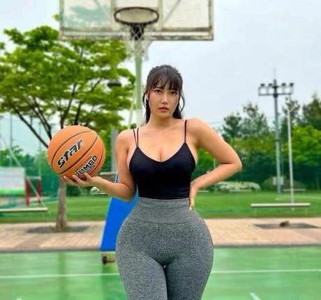 興奮した熟女OnlyFans 無料セックス 写真