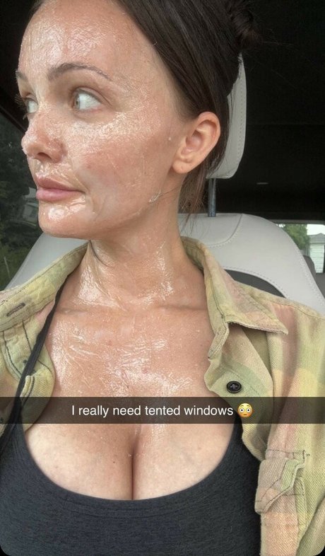 Brittney Atwood ヌードモデル 写真