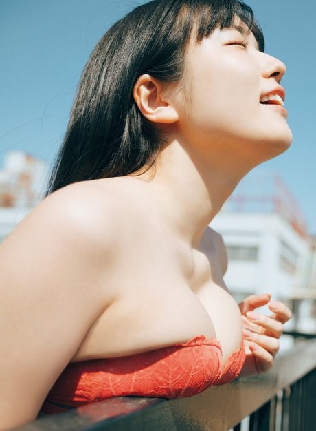 日焼けしたOnlyFans ホットヌード 画像