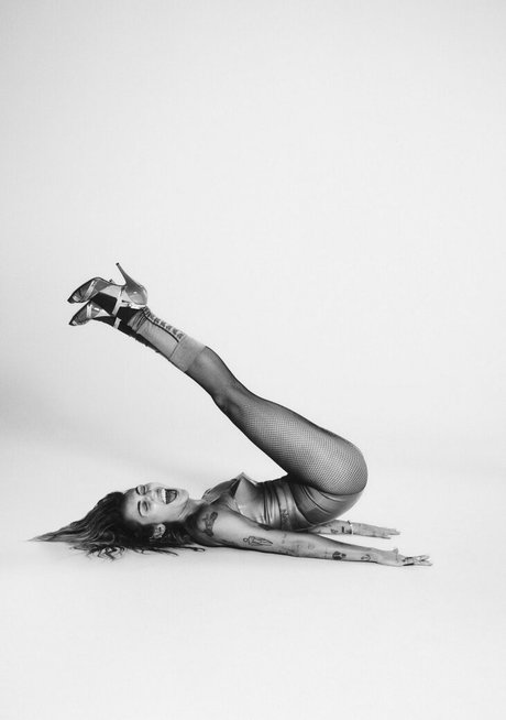 シーメールランジェリーOnlyFans ポルノ 写真