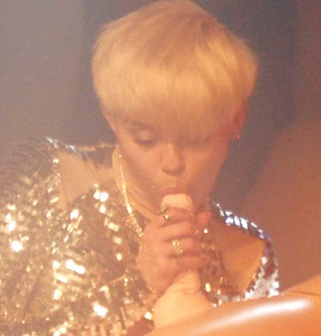 ハンズオンリーファン ポルノ 写真