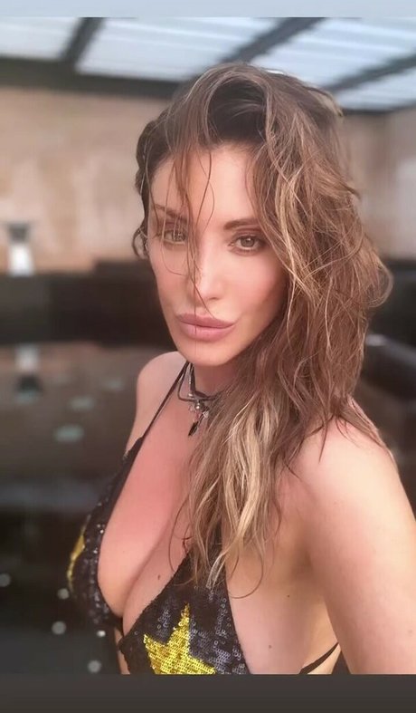 お金 OnlyFans アートポルノ 画像