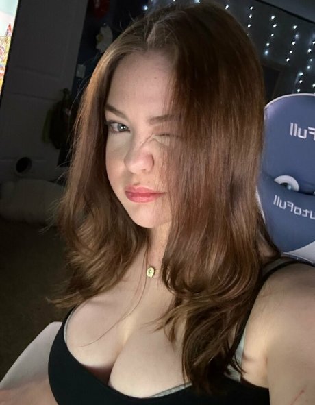 Saikui スター ヌード アーカイブ