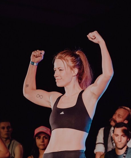 Marisha Ray ポルノ女優 写真