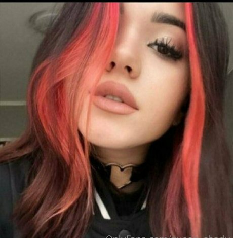 痩せた金髪の熟女OnlyFans 美しいポルノ 写真