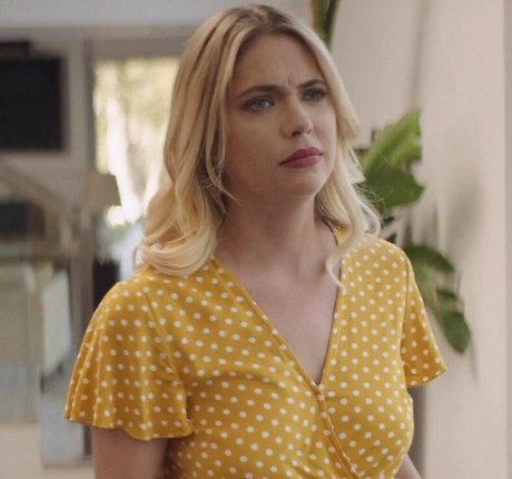 Ashley Benson ヌードのポルノスター 写真