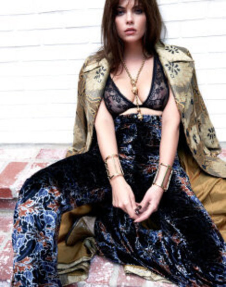 Ashley Benson エロティックなモデル ギャラリー