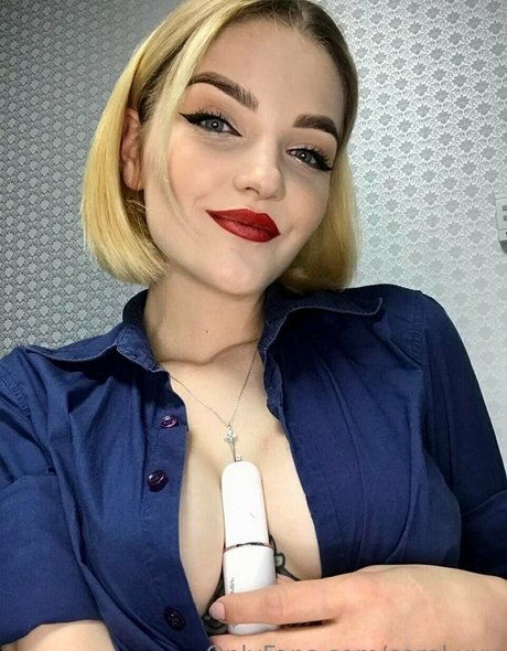 carol xxx 完璧なスター ギャラリー