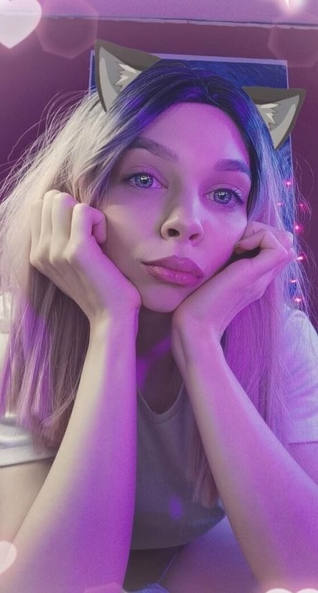 lil holly 女優 写真