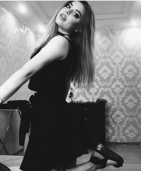 裸のトゥインクOnlyFans パーフェクト 画像