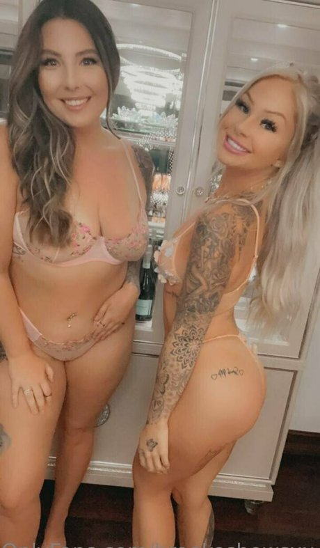 ボディビルダーカップルOnlyFans アートxxx 写真