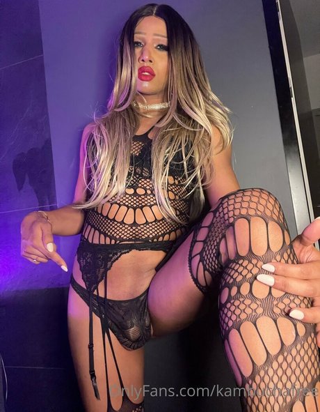 大きな黒い猫OnlyFans セクシーヌード 画像