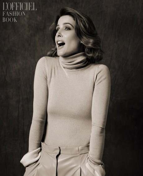 Cobie Smulders 裸のモデル 画像