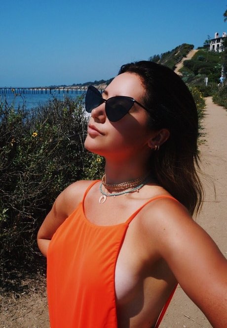 Ashley Tisdale xxx女優 画像