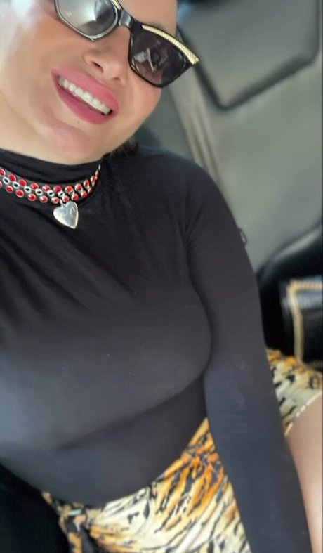 興奮した熟女OnlyFans ポルノグラフィック 画像