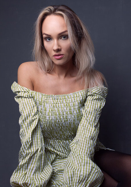 Models On Purpleport ヌードスター 写真