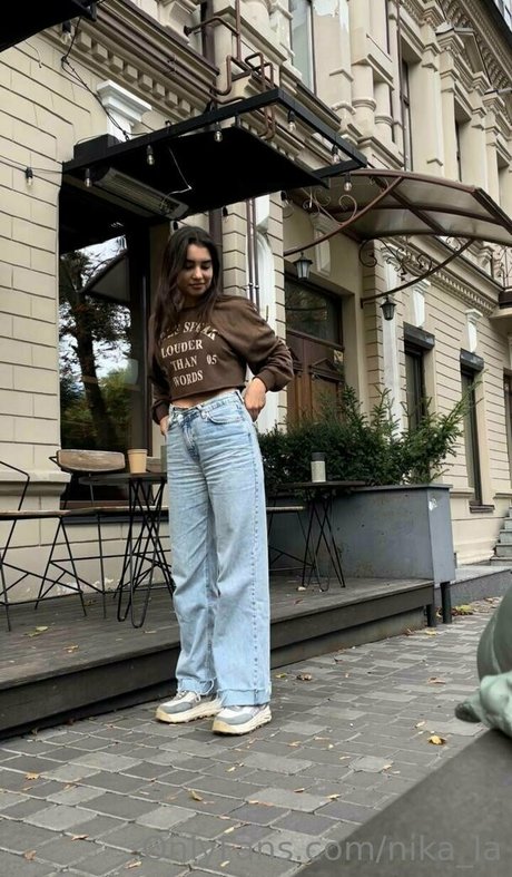 nika la セクシーなポルノスター アーカイブ