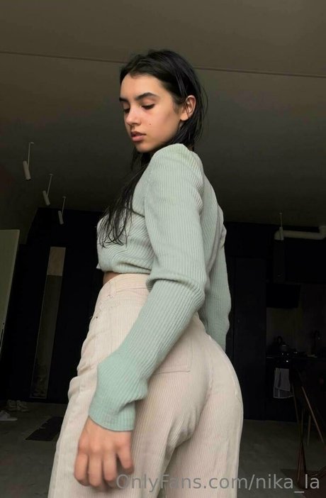 nika la ポルノスター 写真