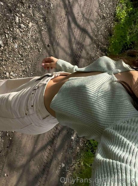 nika la 無料モデル 写真