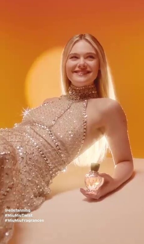 Elle Fanning profile image