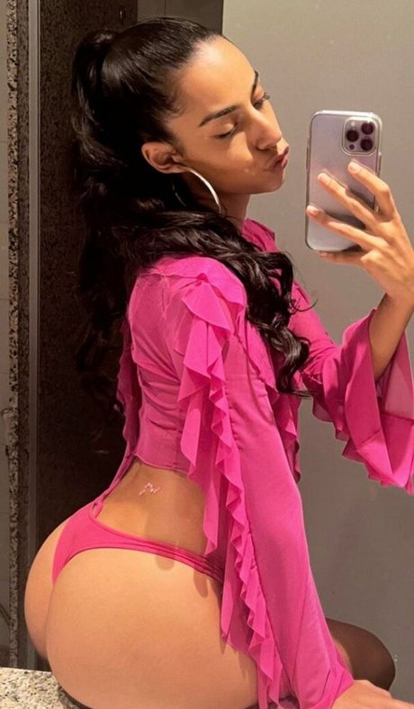 巨乳 射精 OnlyFans セクシーヌード 写真