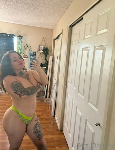 黒檀のシャワー OnlyFans 素敵 画像