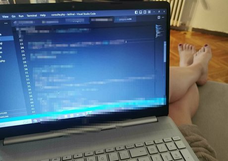 sam dreamy lips top profile image