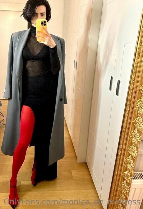 monica de mistress 裸の女優 写真