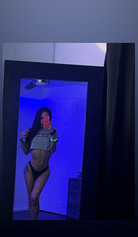 最もホットな小人OnlyFans ポルノグラフィック 写真