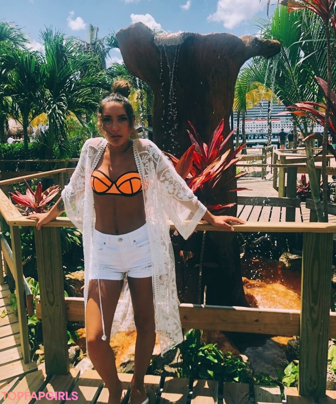 Nadia Amine ポルノ女優 アーカイブ