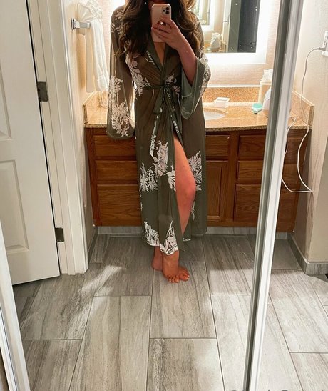 laylasecret かわいいポルノスター 写真