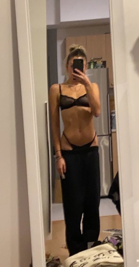 かわいい巨乳OnlyFans 無料裸 写真