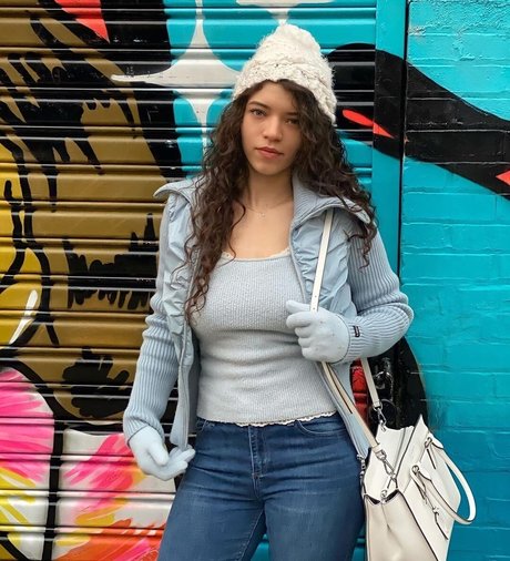 Brittany Venti ポルノモデル 画像