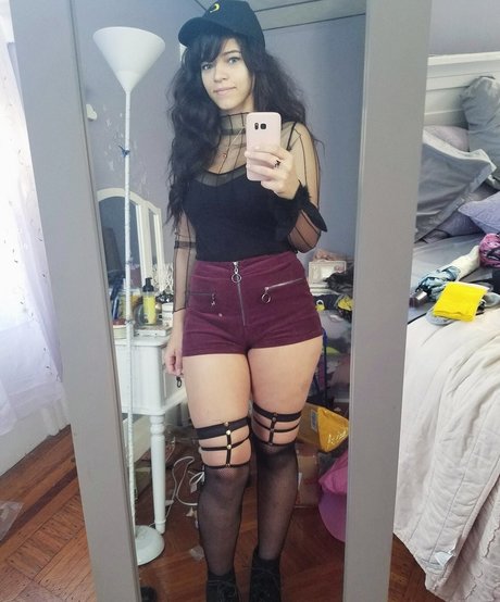 ブロンドオンリーファン セクシーヌード 写真