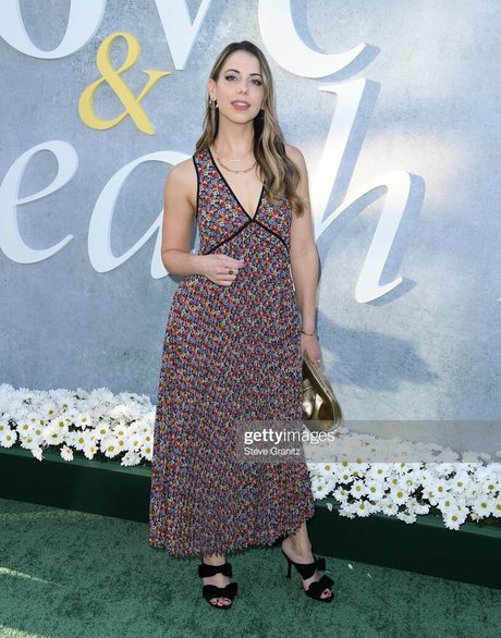 Laura Bailey ポルノスター 写真