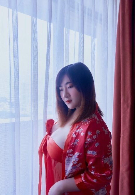 水中オンリーファン セクシーヌード 写真