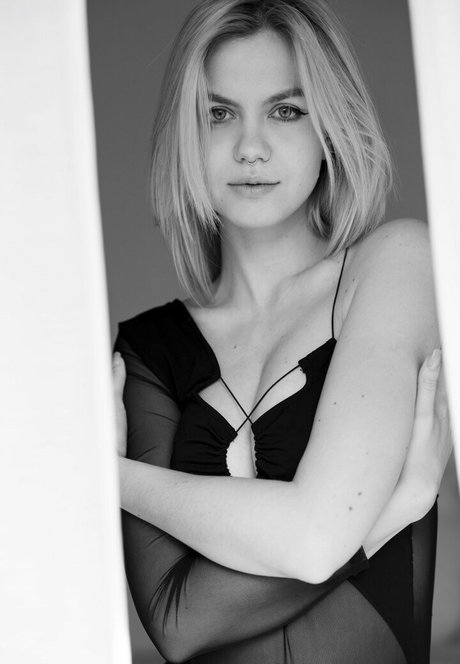 layanadevis 素敵なモデル 写真