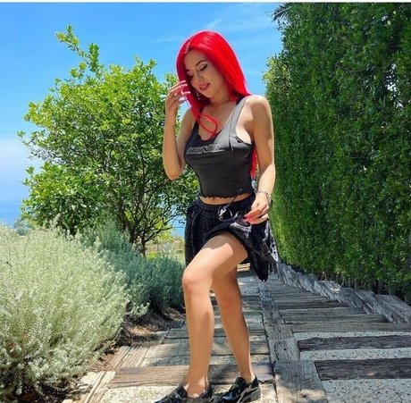 Ava Max 女優 画像