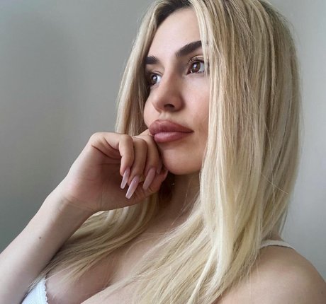 濃厚なラテン系熟女OnlyFans ホットxxx 写真