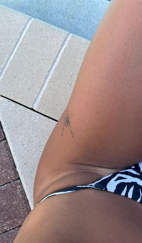 Bruna Carvalho 完璧なモデル 写真