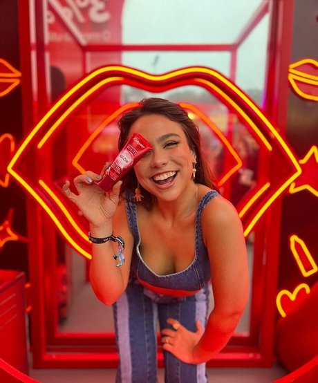 Bruna Carvalho ポルノ女優 画像