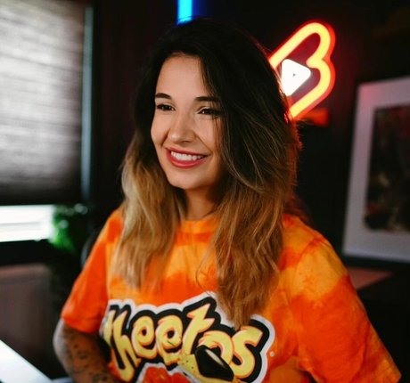 Cadaea ポルノスター 写真