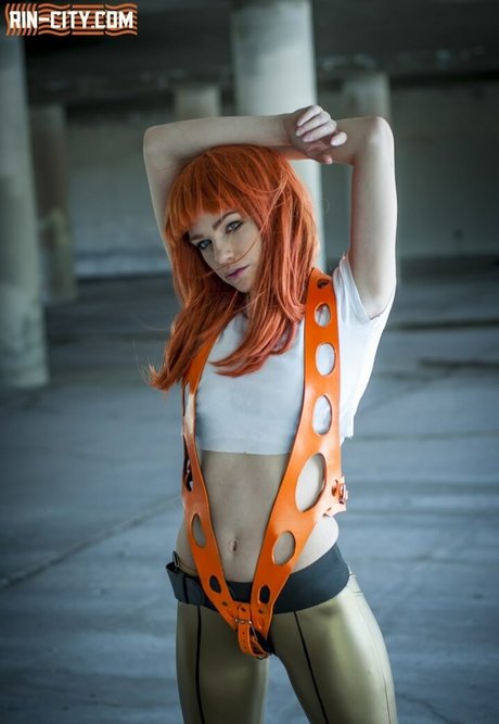 小柄なブロンドの熟女OnlyFans 可愛い ギャラリー