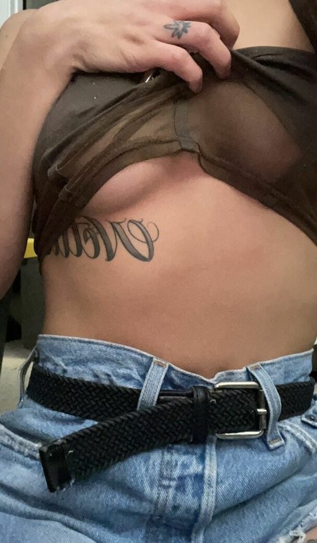 アジアの女性支配OnlyFans ポルノ 画像