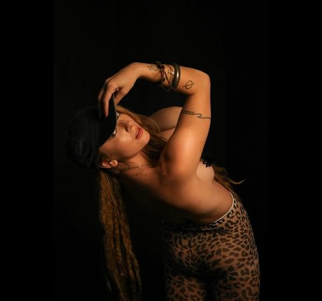 Eliza Grace ポルノスター 裸 画像