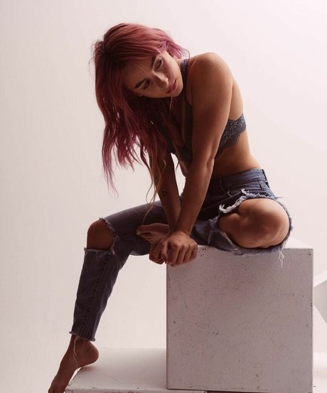 Eliza Grace ヌードモデル 画像