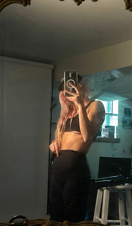 Eliza Grace 美しいモデル 写真